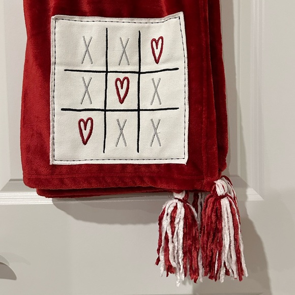 RAE DUNN Soft Plush Throw - Picture 3 of 9